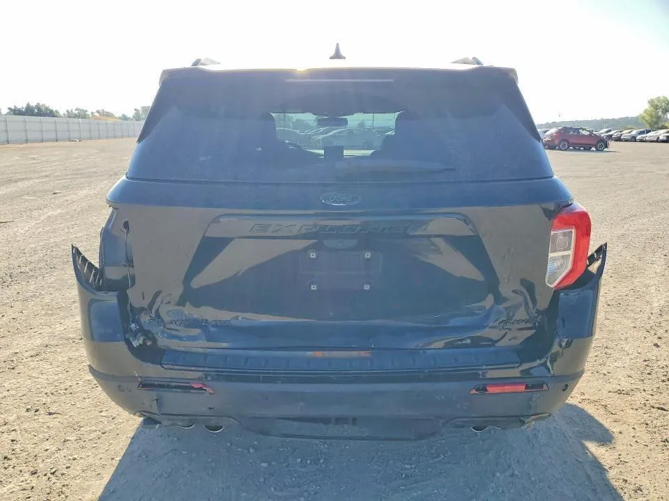 FORD EXPLORER PLATINUM 2023