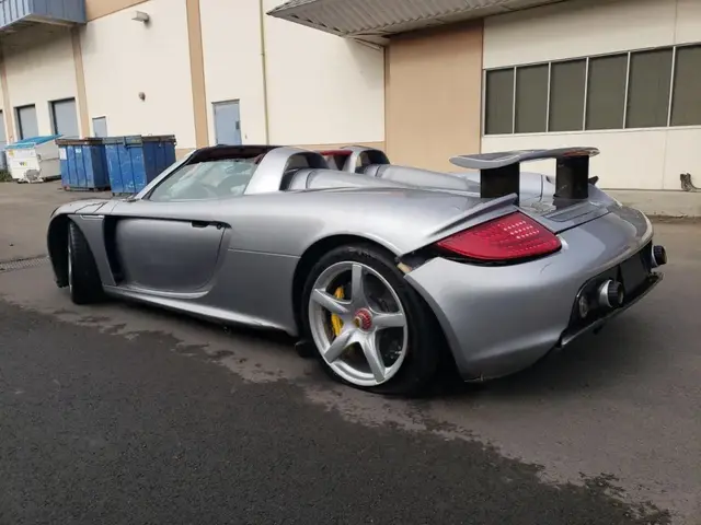 PORSCHE CARRERA GT 2004