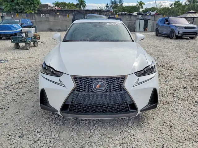 LEXUS IS 300 F SPORT 2020