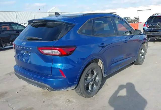 FORD ESCAPE ST-LINE 2023