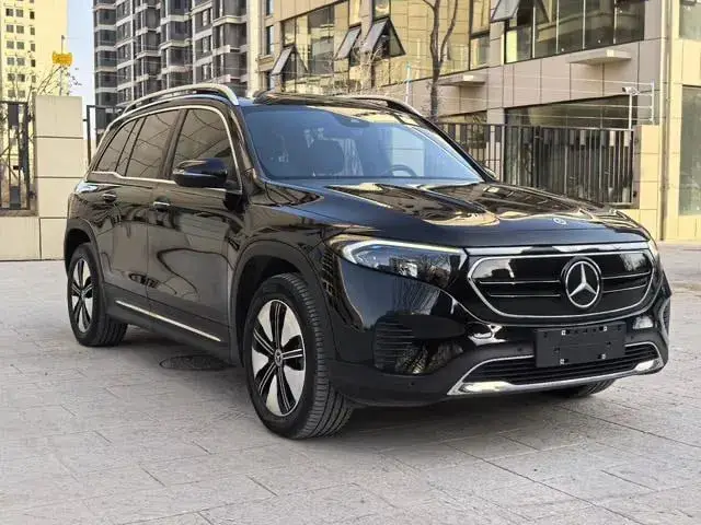 MERCEDES-BENZ EQB 2022