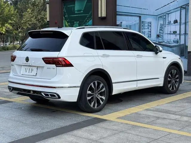 VOLKSWAGEN TIGUAN L R-LINE 2022