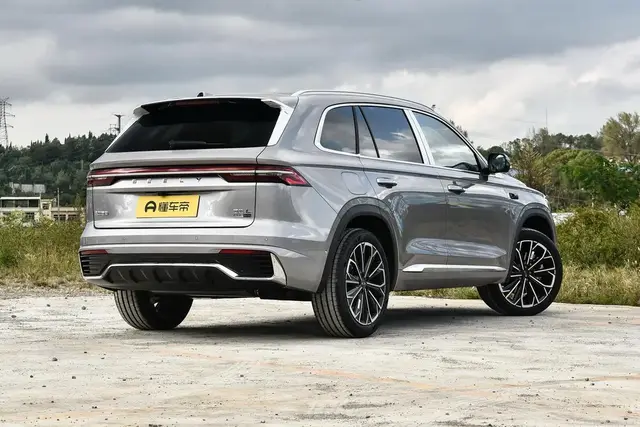 GEELY XINGYUE L 2026