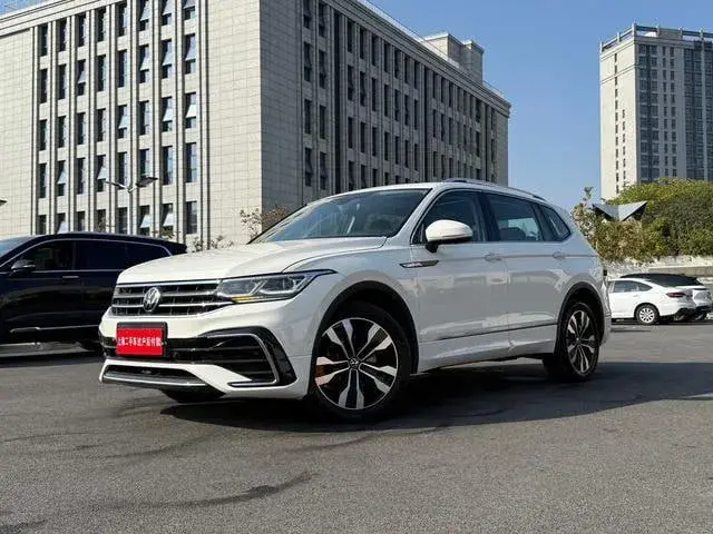 VOLKSWAGEN TIGUAN L 4WD R-LINE 2022