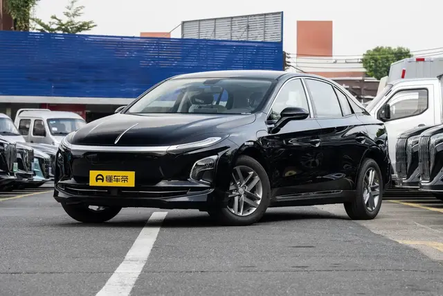 HONGQI EQM5 500-MILE TRAVEL EQM5 500-MILE RANGE TRAVEL 2025