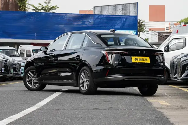 HONGQI EQM5 500-MILE TRAVEL EQM5 500-MILE RANGE TRAVEL 2025