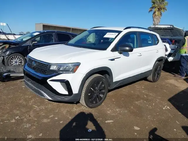 VOLKSWAGEN TAOS 2023
