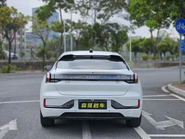 ZEEKR 001 2023