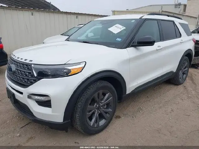 FORD EXPLORER XLT 2023