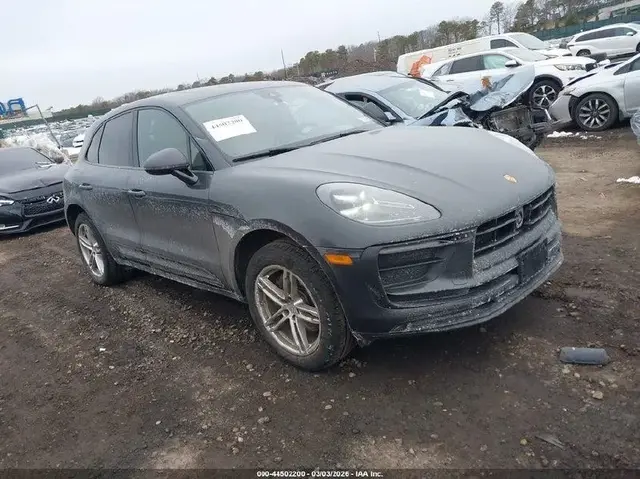 PORSCHE MACAN T 2023