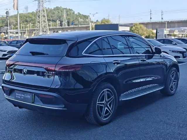 MERCEDES-BENZ EQC 2021