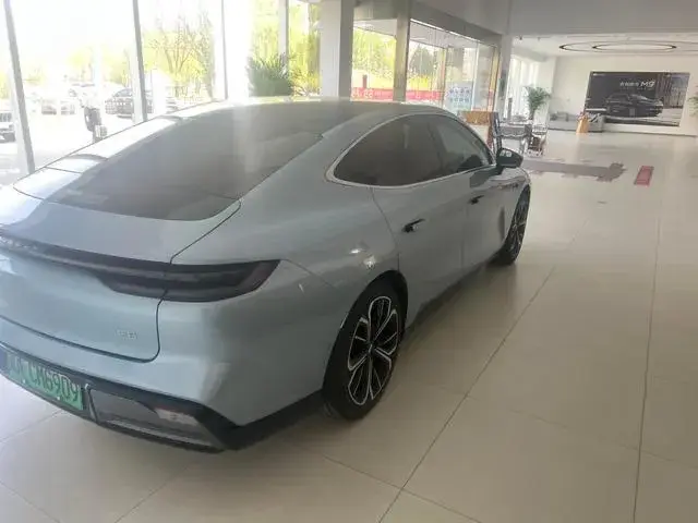 GEELY GALAXY E8 2025