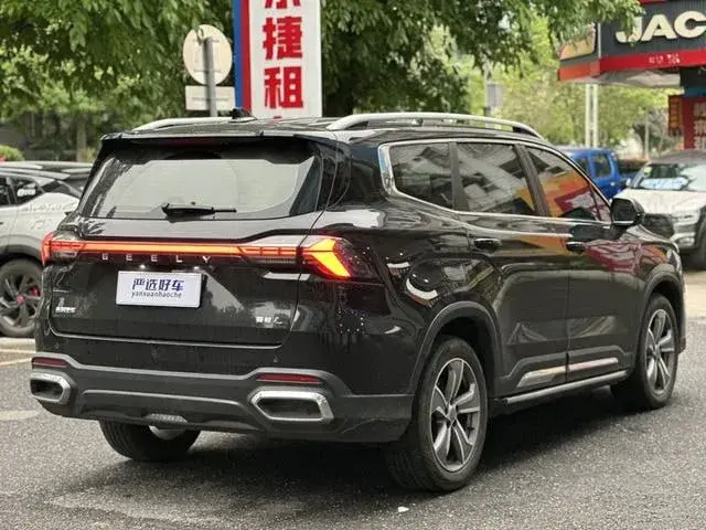 GEELY OKAVANGO 2023