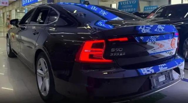 VOLVO S90 T4 SMART EDITION 2017