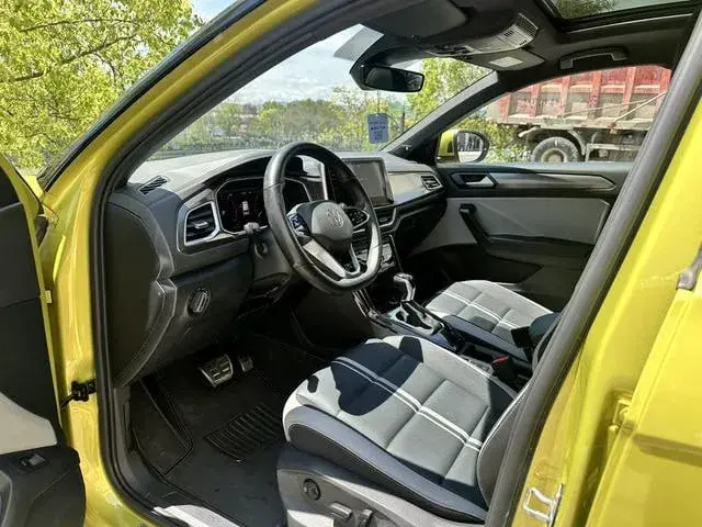 VOLKSWAGEN T-ROC 2023
