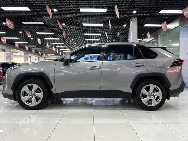 TOYOTA RAV4 2022