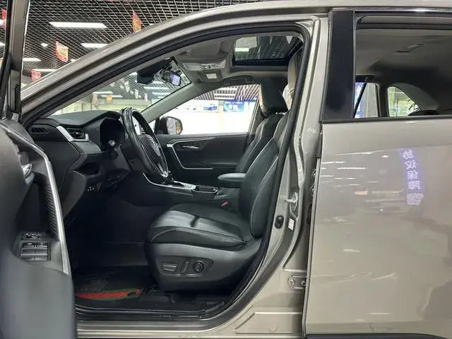 TOYOTA RAV4 2022