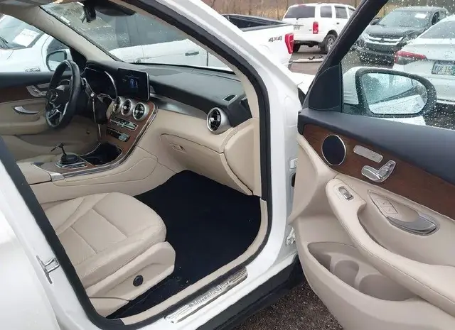 MERCEDES-BENZ GLC 300 4MATIC SUV 2022