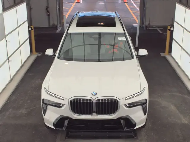 BMW X7 2023