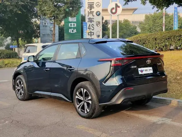 TOYOTA BZ4X 2022
