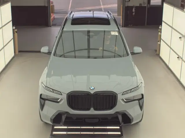 BMW X7 2023