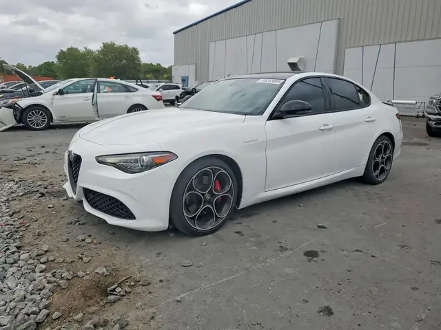 ALFA ROMEO GIULIA 2023
