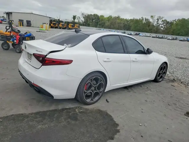 ALFA ROMEO GIULIA 2023