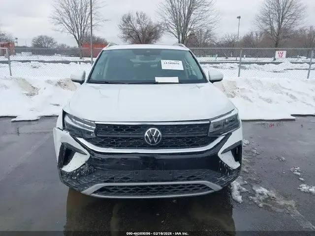 VOLKSWAGEN TAOS 2023