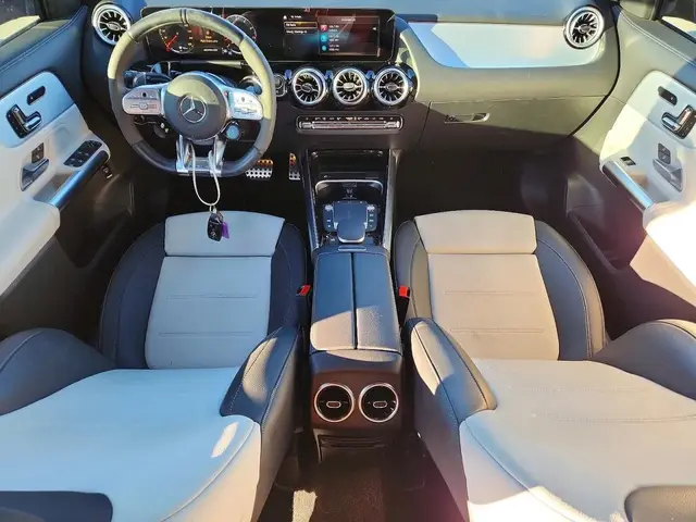 MERCEDES-BENZ GLA 35 AMG 2023