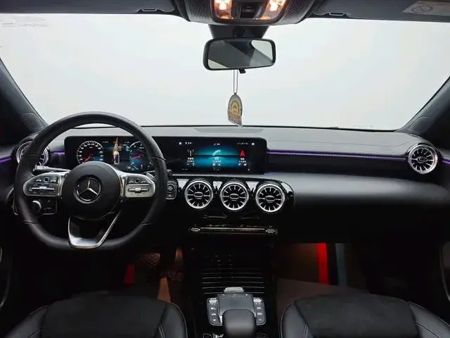 MERCEDES-BENZ A-CLASS A 200 L 2023