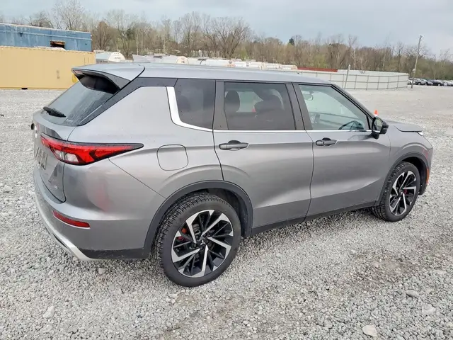 MITSUBISHI OUTLANDER SE 2022