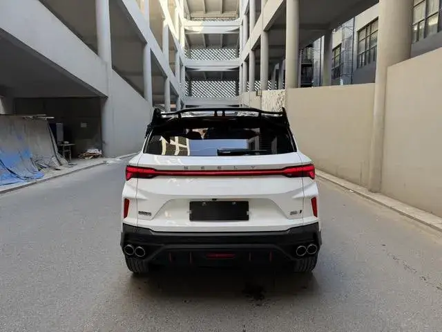 GEELY COOLRAY ПАНОРАМНЫЙ ЛЮК 2023