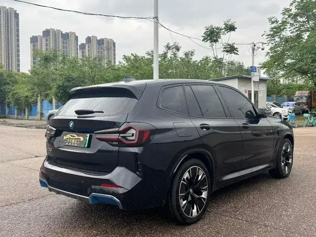 BMW 2022 CREATIVE COLLAR 2022