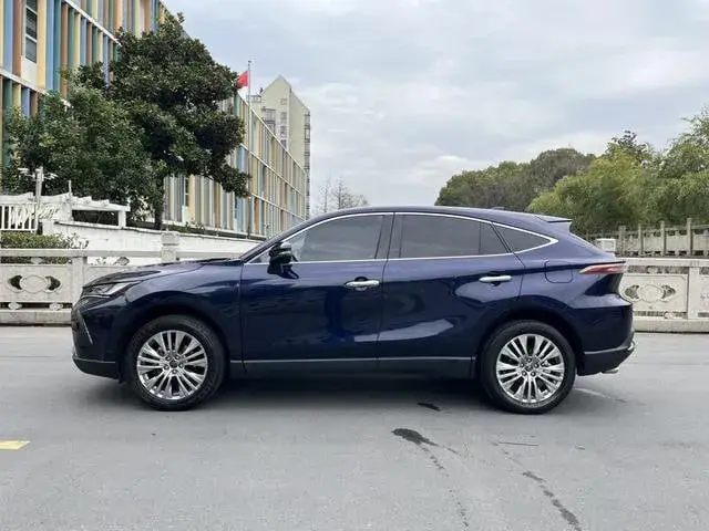 TOYOTA HARRIER 2022