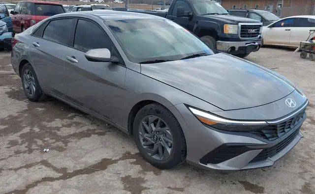HYUNDAI ELANTRA SEL 2024