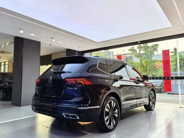 VOLKSWAGEN TIGUAN L R-LINE PREMIUM 2022