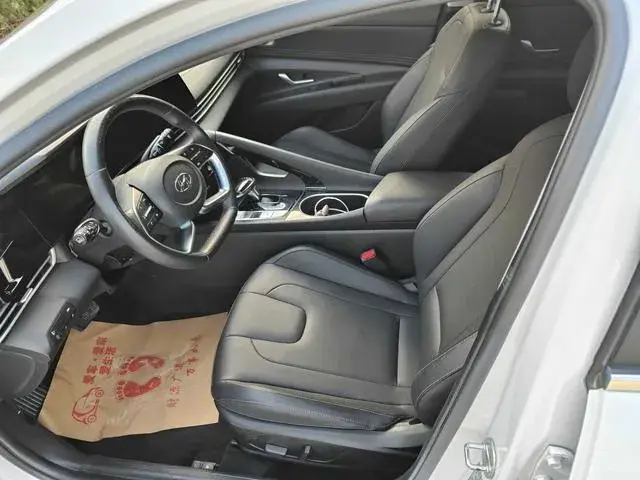 HYUNDAI ELANTRA PREMIUM 2021