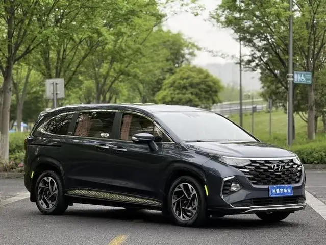 HYUNDAI CUSTO PREMIUM EDITION LUX 2022
