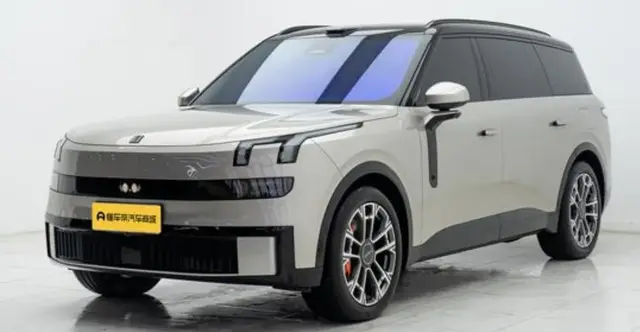 LYNK & CO 900 2025