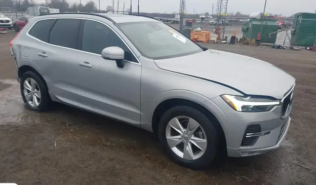 VOLVO XC60 MOMENTUM 2023
