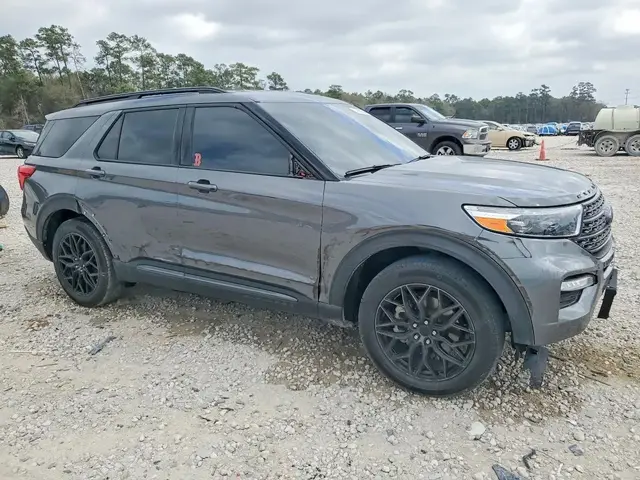 FORD EXPLORER XLT 2023