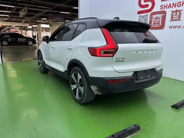 VOLVO XC40 EV 2023