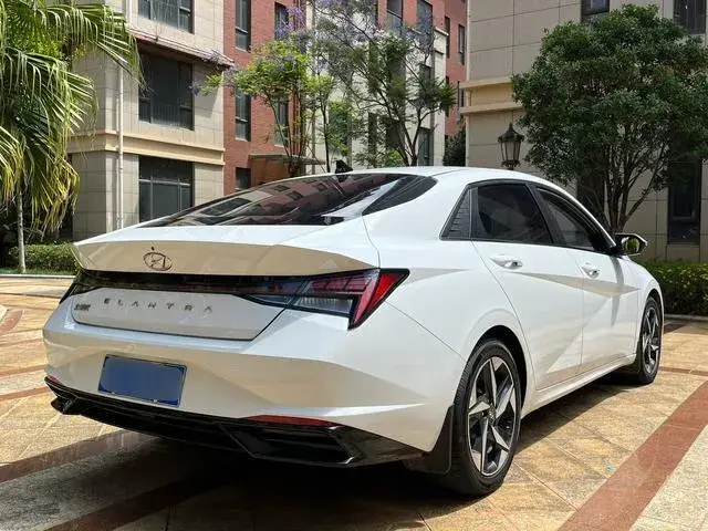 HYUNDAI ELANTRA PREMIUM 2022