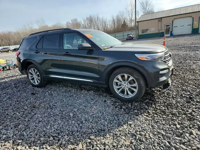 FORD EXPLORER XLT 2022