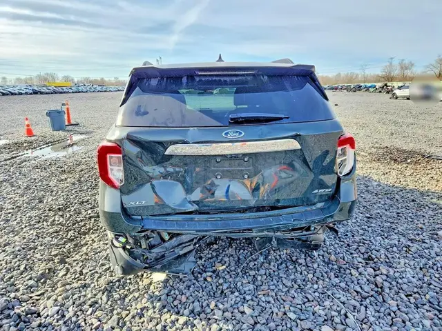 FORD EXPLORER XLT 2022
