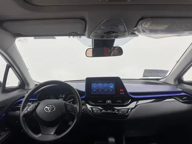 TOYOTA C-HR 2021