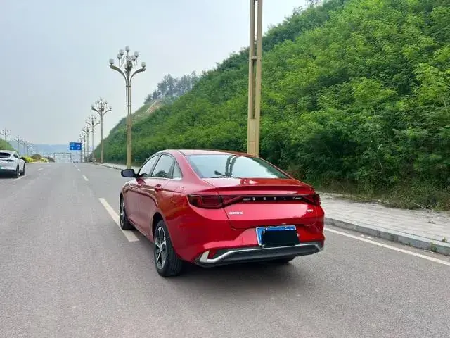 GEELY EMGRAND L 2022