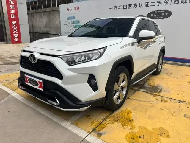 TOYOTA RAV4 FASHION PLUS 2021