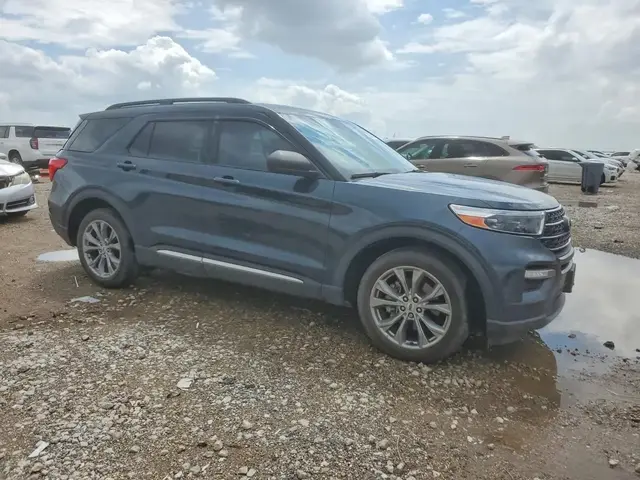 FORD EXPLORER XLT 2022