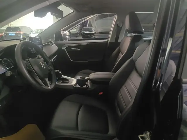 TOYOTA RAV4 FASHION PLUS EDITION 2023